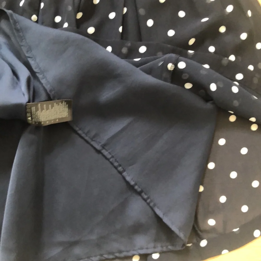 H & M navy blue polka dot skirt - Picture 5 of 7